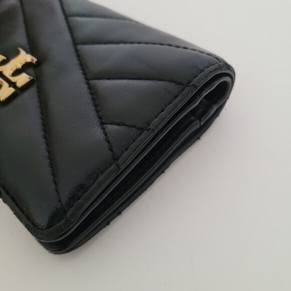 Tory Burch Kira Medium Slim Wallet Black Chevron Quilted Leather Bifold Logo - Picture 12 of 13